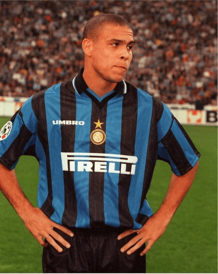 Retro 97/98 Inter Milan Home Kit